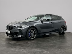 BMW 1-serie - M135i xDrive | Harman Kardon | Extra getint glas achter | Stoelverwarming | Stuurverwarmin