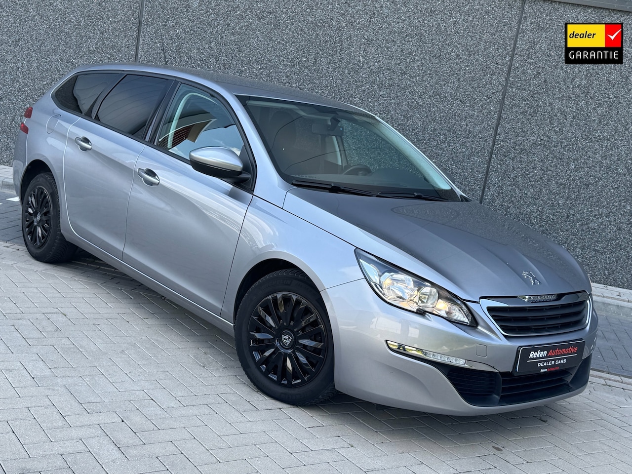 Peugeot 308 SW - 1.6 BlueHDI Access Navigatie Cruise Trekhaak - AutoWereld.nl