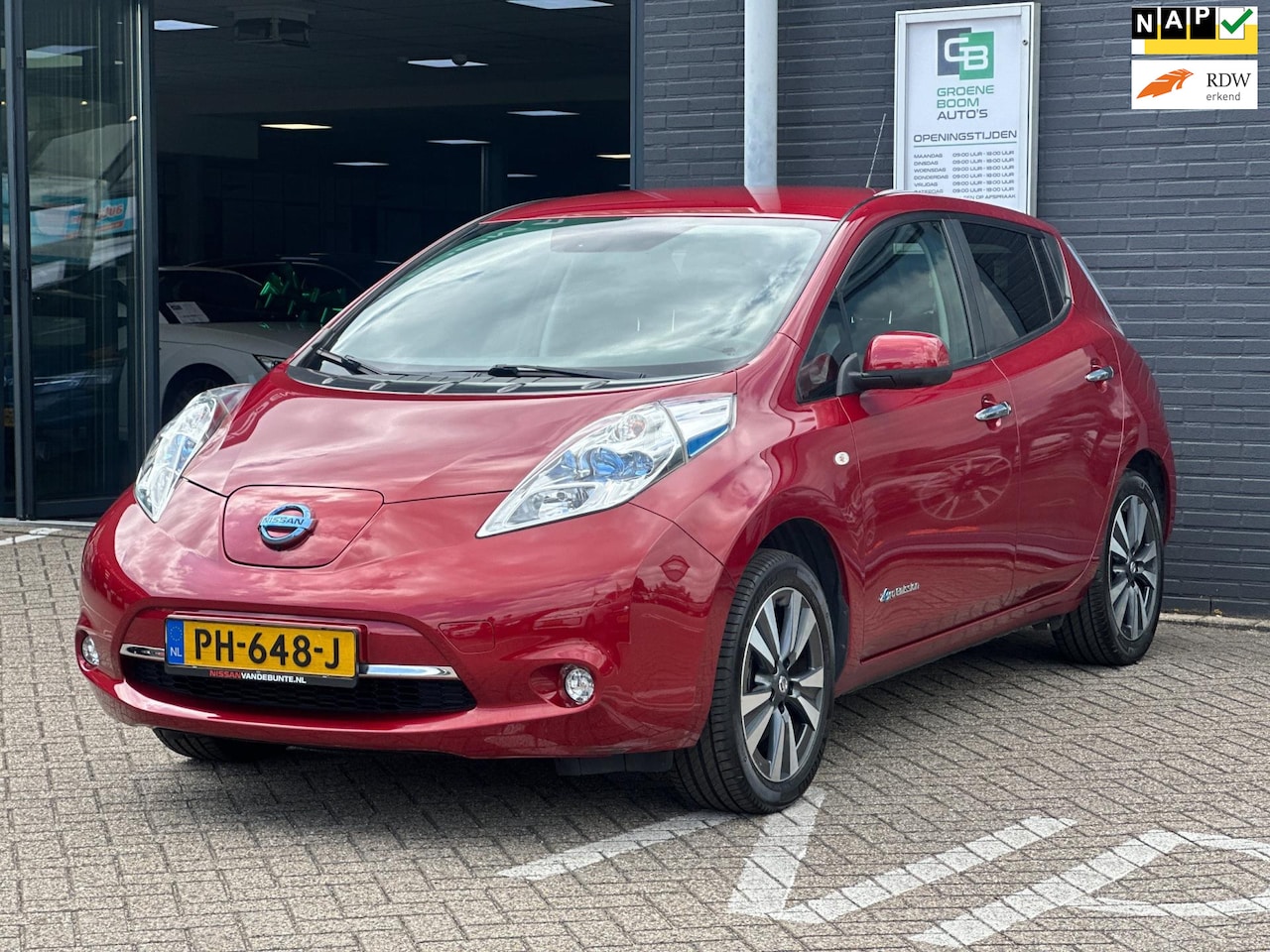 Nissan LEAF - Business Edition 30 kWh/NAVI/CAMERA/NL-AUTO NAP!! - AutoWereld.nl