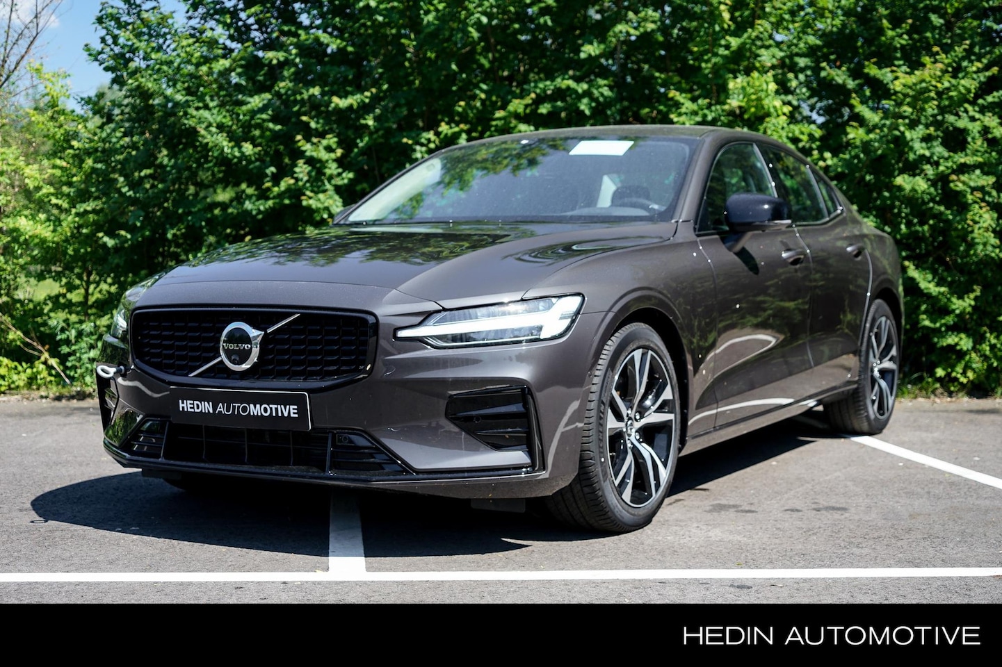 Volvo S60 - 2.0 B4 Plus Dark | Lederen Bekleding | Head-up Display | 360 Camera | Parkeerverwarming | - AutoWereld.nl