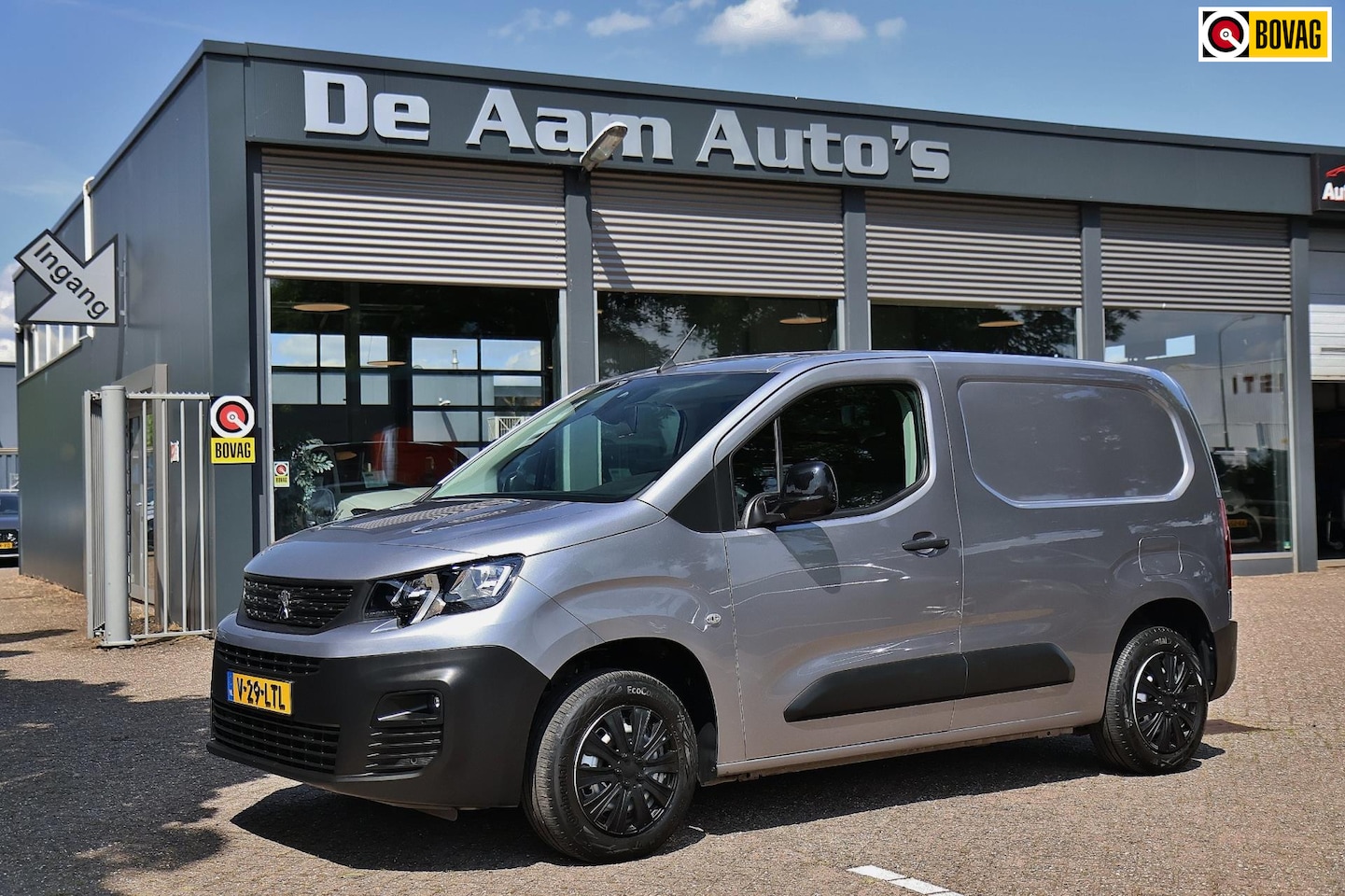 Peugeot Partner - 1.2 PureTech Grijs Kenteken Benzine Airco Carplay Camera - AutoWereld.nl