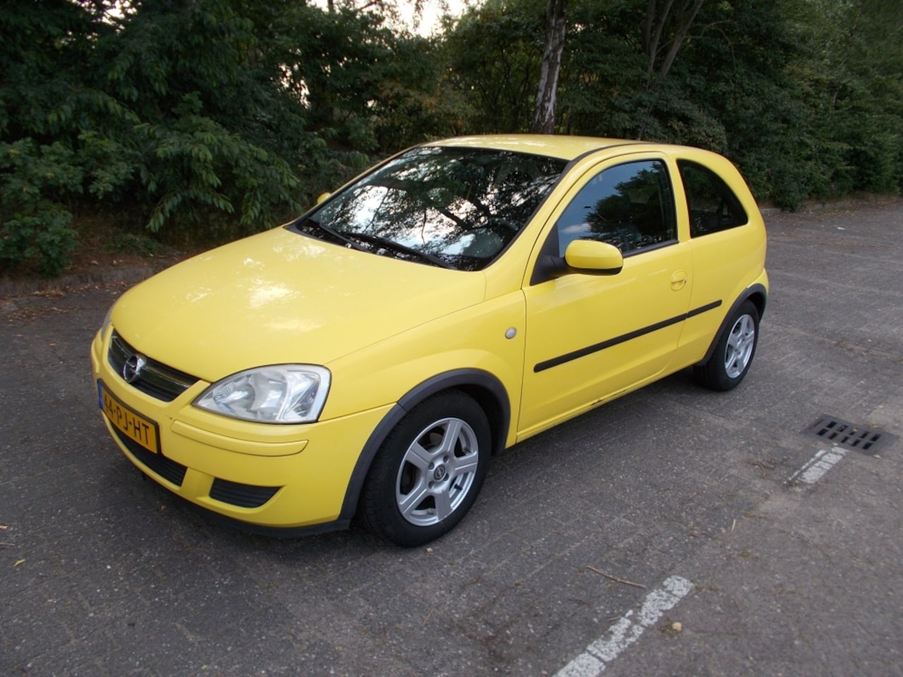 Opel Corsa - 1.2-16V Enjoy 1.2-16V Enjoy - AutoWereld.nl