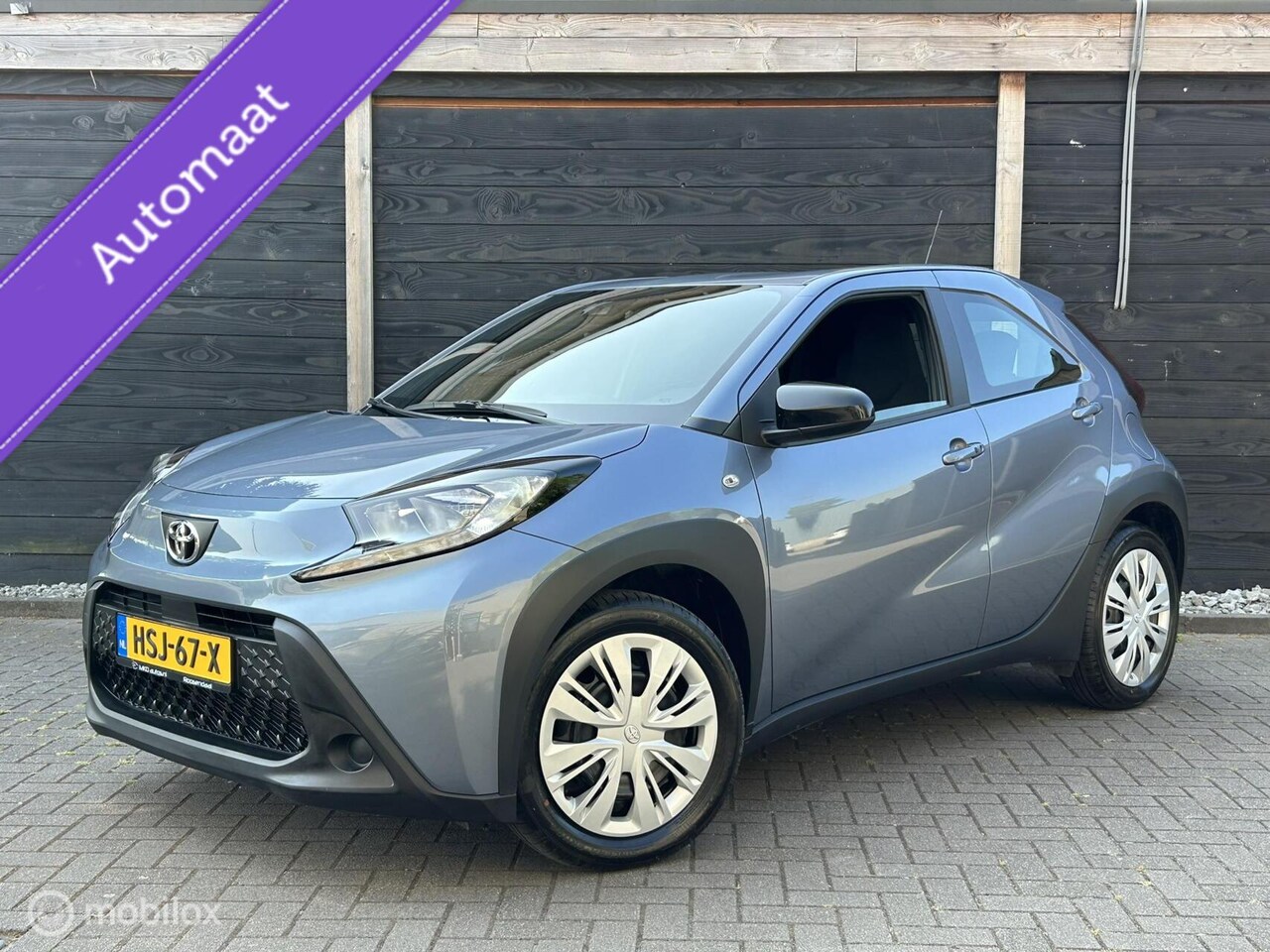 Toyota Aygo X - 1.0 VVT-i S-CVT AUTOMAAT Envy Clima / Camera / Carplay / 14.315 KM / nov 2024!!! - AutoWereld.nl
