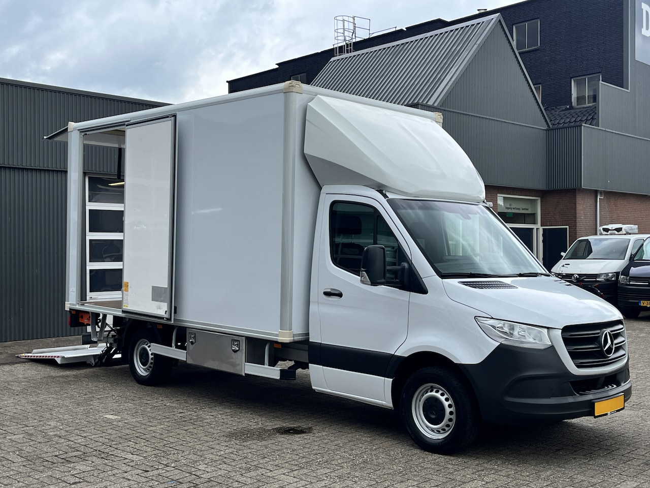 Mercedes-Benz Sprinter - 311 2.2 CDI MARGE BTW VRIJ!! Bakwagen 750kg laadklep zijdeur Airco cruise controle Telefoo - AutoWereld.nl