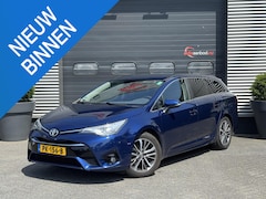 Toyota Avensis Touring Sports - 2.0 VVT-i Dynamic | Navigatie | Camera | Cruise Control | Lane Assist | Trekhaak |