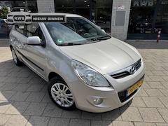 Hyundai i20 - 1.2i 5Drs Nieuwe apk banden Airco