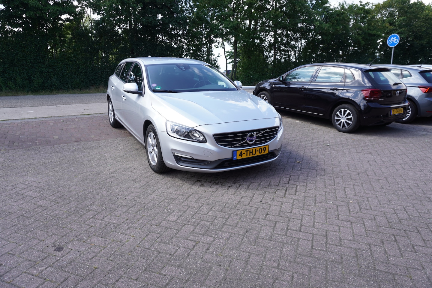 Volvo V60 - 1.6 T3 TREKHAAK CRUISE CLIMA NAVI PDC - AutoWereld.nl