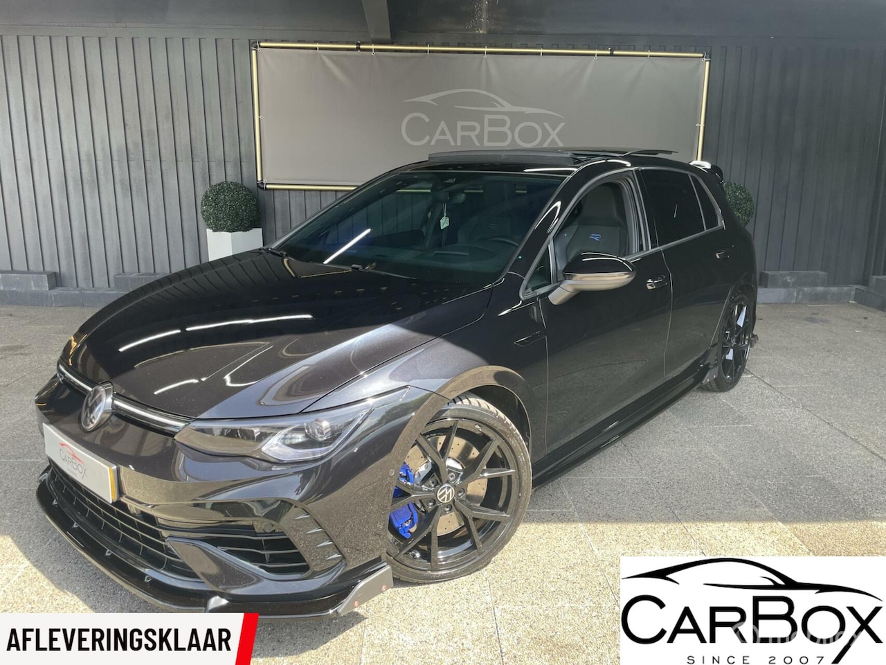 Volkswagen Golf - 2.0 TSI R 4Motion Akrapovic leder pano vol! - AutoWereld.nl