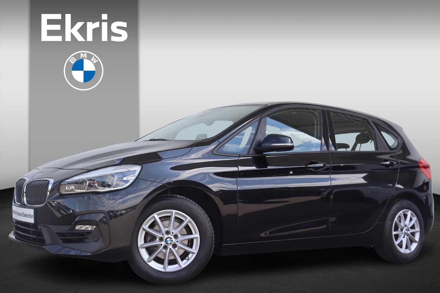 BMW 2-serie Active Tourer - 216i Business Edition Trekhaak Afneembaar/ Achteruitrijcamera/ Sportstoelen/ Cruise Contro - AutoWereld.nl