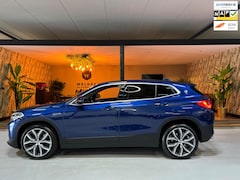BMW X2 - SDrive20i Executive Garantie Head-Up StoelVW Elek Achterklep Cruise Clima Navi PDC Led Sfe
