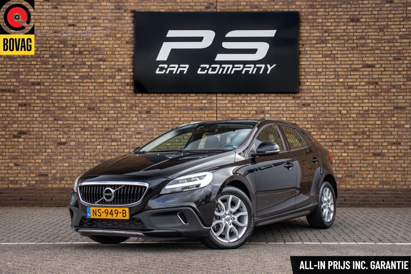 Volvo V40 Cross Country - 2.0 T3 Momentum 2.0 T3 Momentum, NAP, DigiDash - AutoWereld.nl