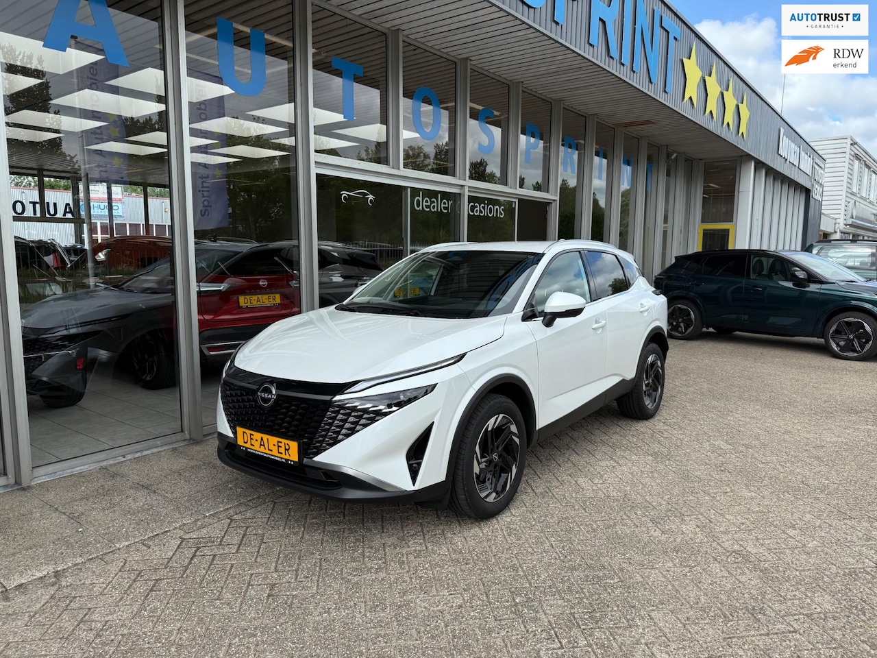 Nissan Qashqai - 1.3 MHEV Xtronic N-Connecta 158PK / NAVIGATIE / 360 CAMERA - AutoWereld.nl