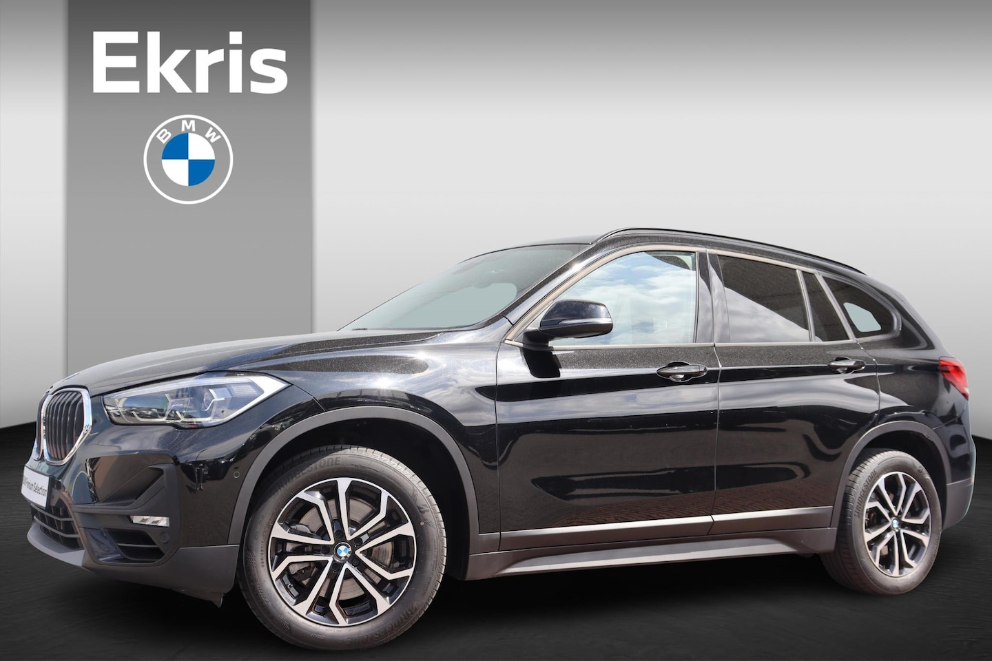 BMW X1 - sDrive20i High Executive Achteruitrijcamera/ Stoelverwarming/ Sportstoelen/ Cruise Control - AutoWereld.nl