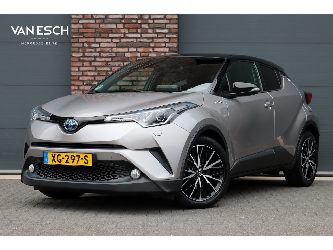 Toyota C-HR - 1.8 Hybrid Dynamic | Adaptieve Cruise Control | Stuurverwarming | Camera | Stoelverwarming - AutoWereld.nl