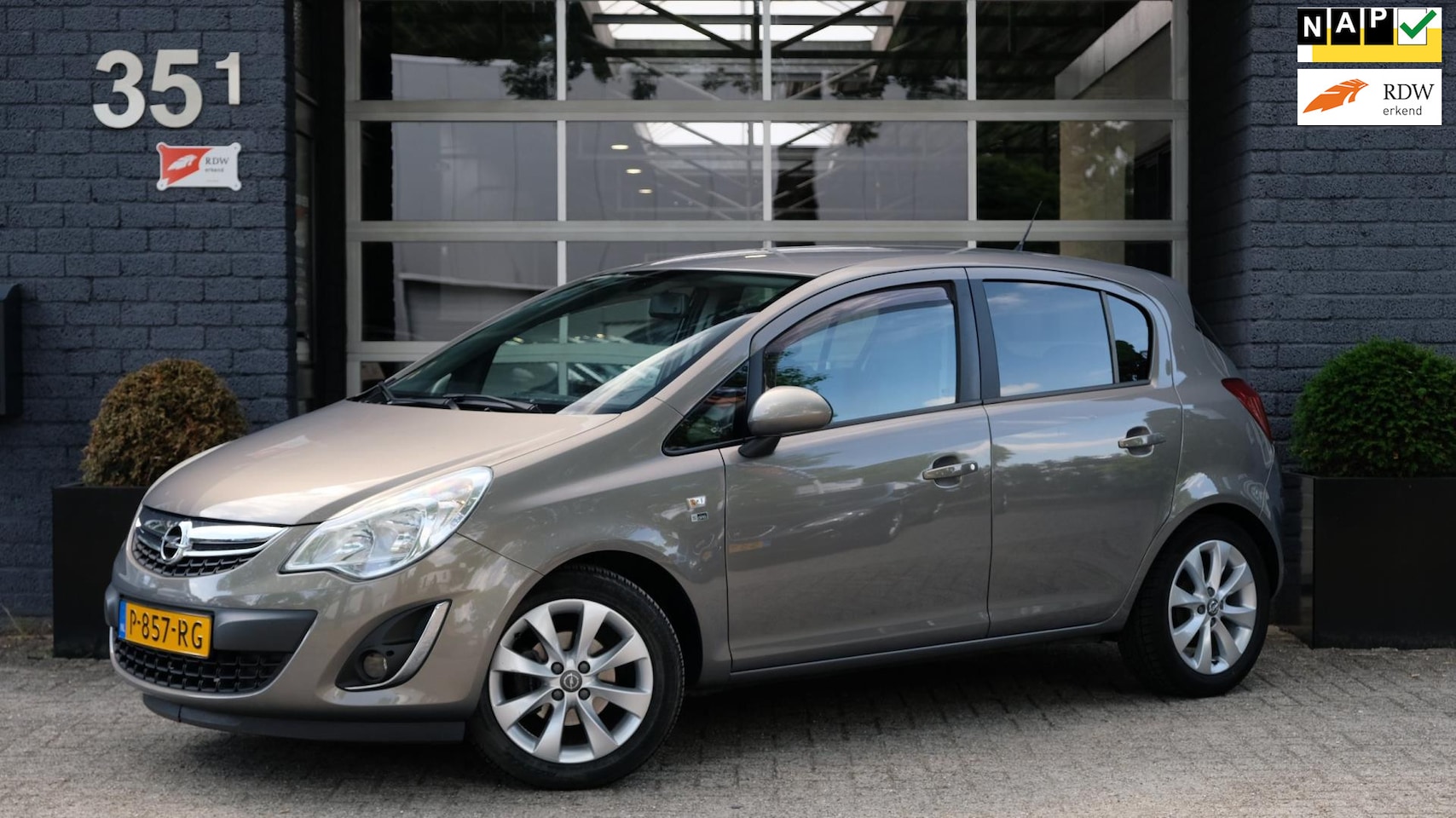 Opel Corsa - 1.4-16V 5-drs Airco|Bluetooth|Cruise|Fietsendrager - AutoWereld.nl