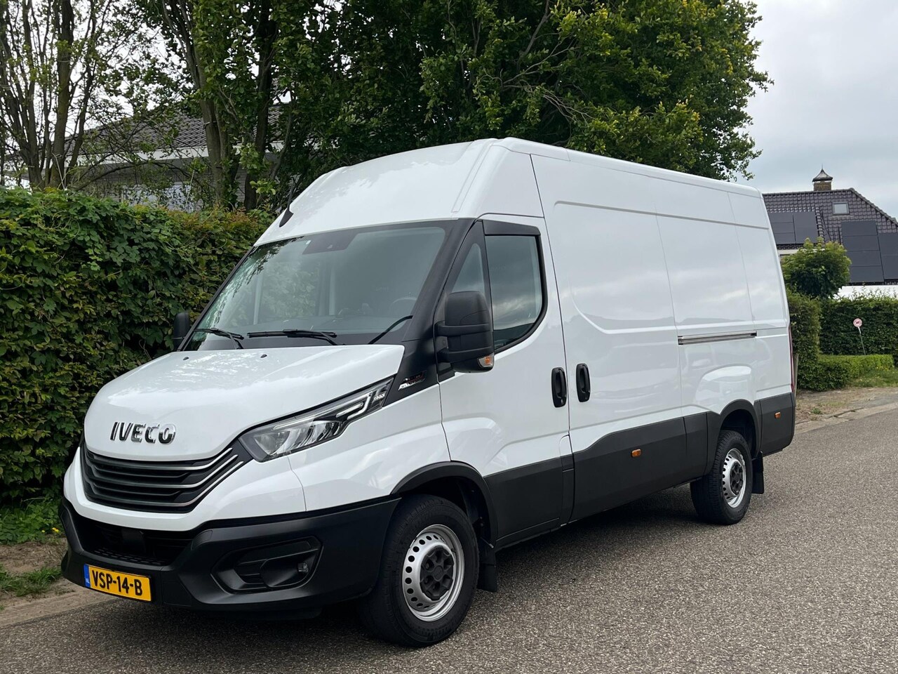 Iveco Daily - 35S18 L2H2 3.0 Automaat | 2x schuifdeur | Achteruitrijcamera | Trekhaak 3500kg - AutoWereld.nl