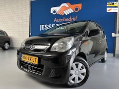 Daihatsu Cuore - 1.0 Premium, 5 deurs, NAP met 105.734 km. APK tot 01-2026.Nieuwe koppeling.Zeer Zuinige Au