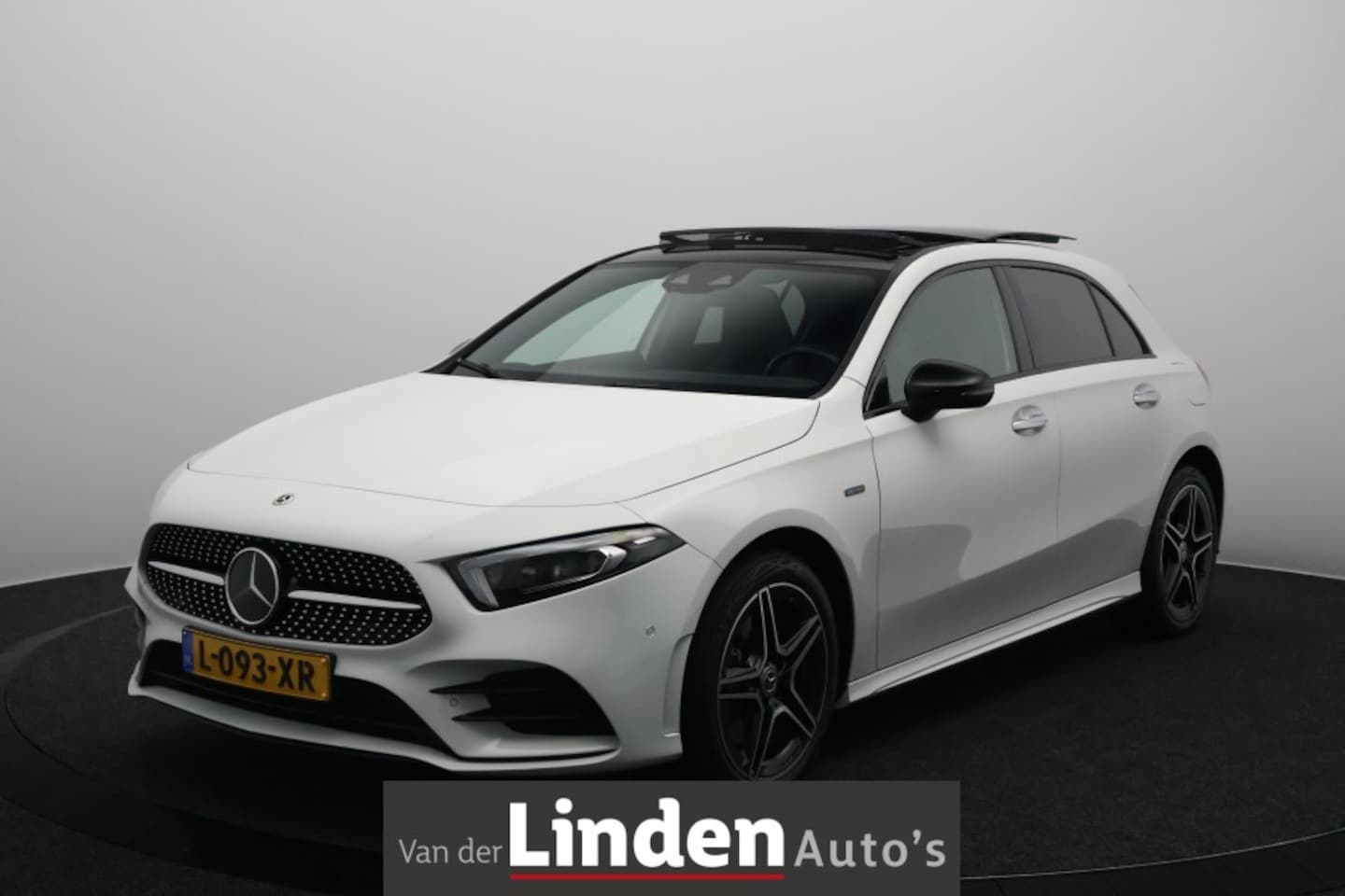 Mercedes-Benz A-klasse - 250 e Business Solution AMG Limited | Panoramadak | Sfeerverlichting - AutoWereld.nl