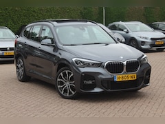 BMW X1 - xDrive25e Executive Ed. M Sport / Trekhaak / Panoramadak / Camera / Head-up / Leder / 19''