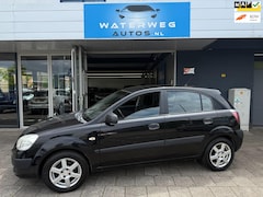Kia Rio - 1.4 L elektrische ramen/lm velgen 1 jaar apk
