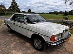 Mercedes-Benz 200-280 (W123) - 230 CE