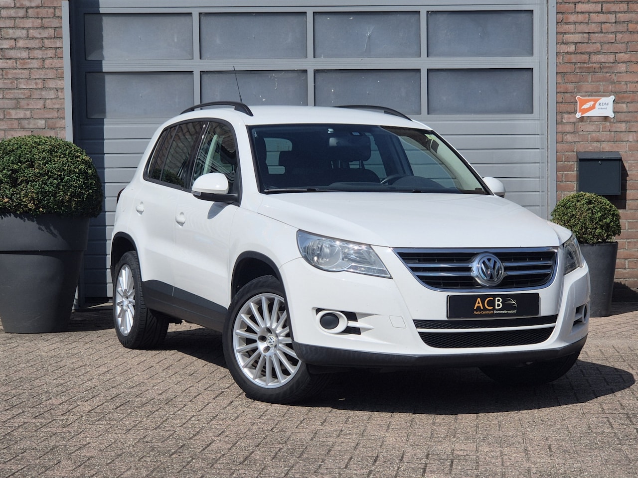 Volkswagen Tiguan - 2.0 TSI Comfort&Design 4Motion Trekhaak "FOTOS VOLGEN" - AutoWereld.nl