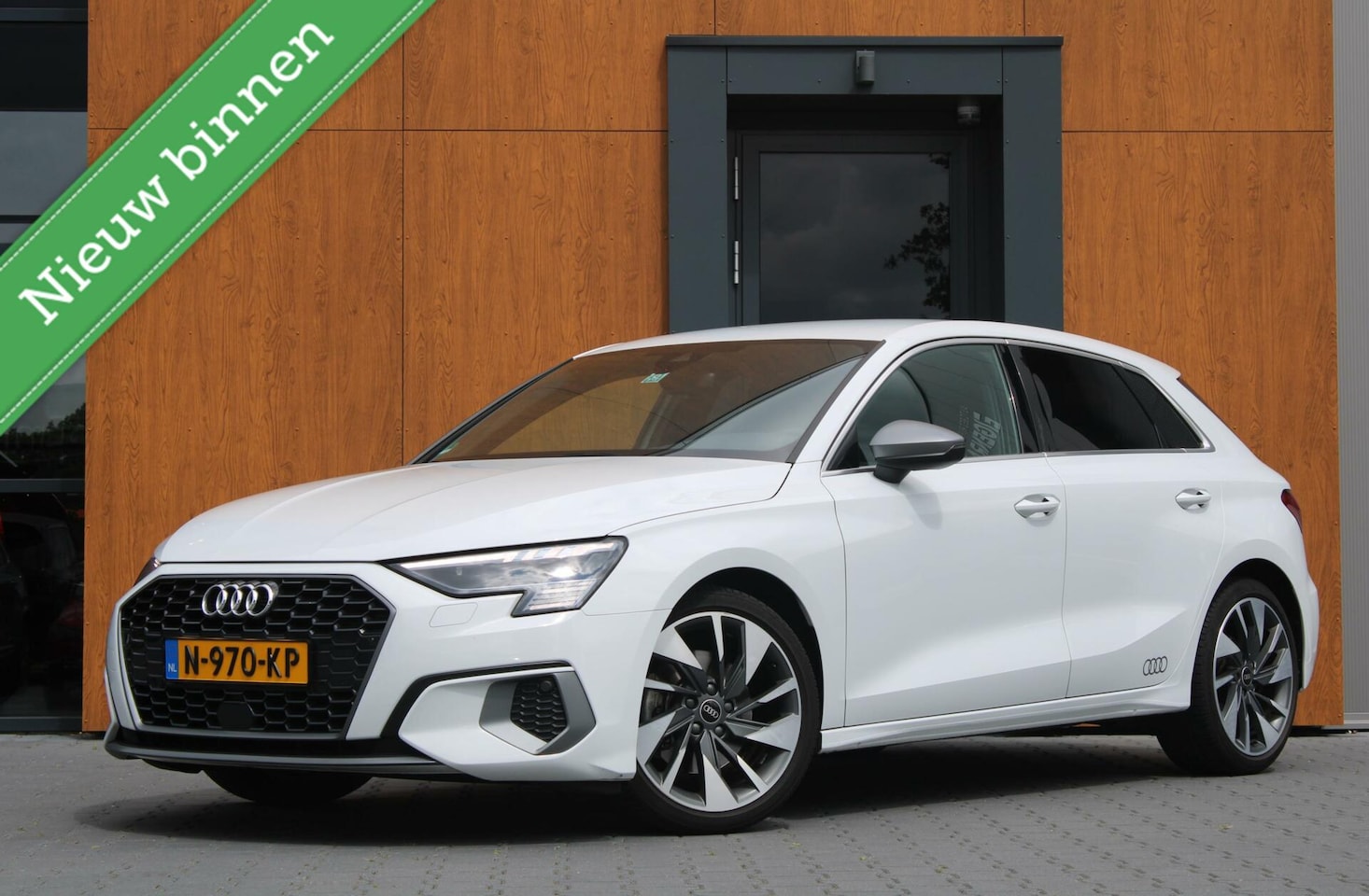 Audi A3 Sportback - 30 TFSI Pro Line | Sportstoelen - AutoWereld.nl