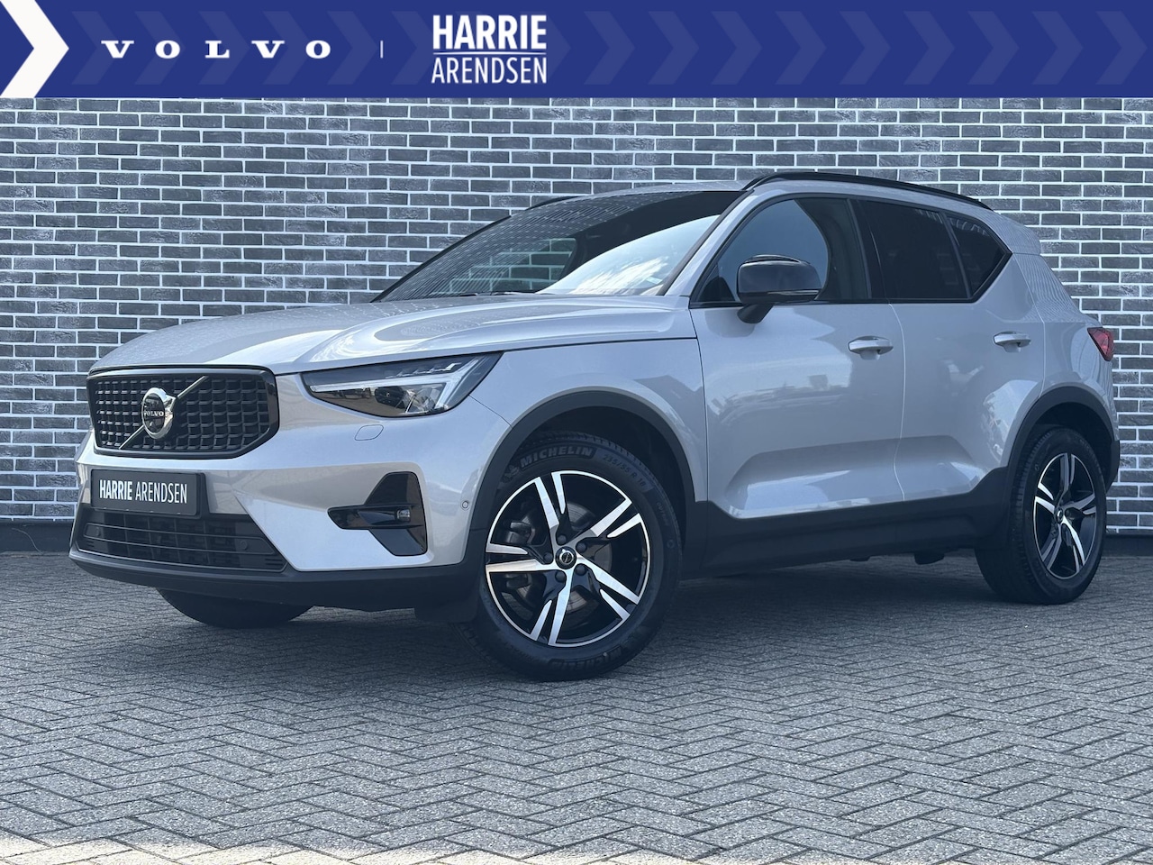 Volvo XC40 - 2.0 B4 Plus Dark | Trekhaak | 360 Camera | Standkachel | Adaptieve Cruise Control | Stoel - AutoWereld.nl