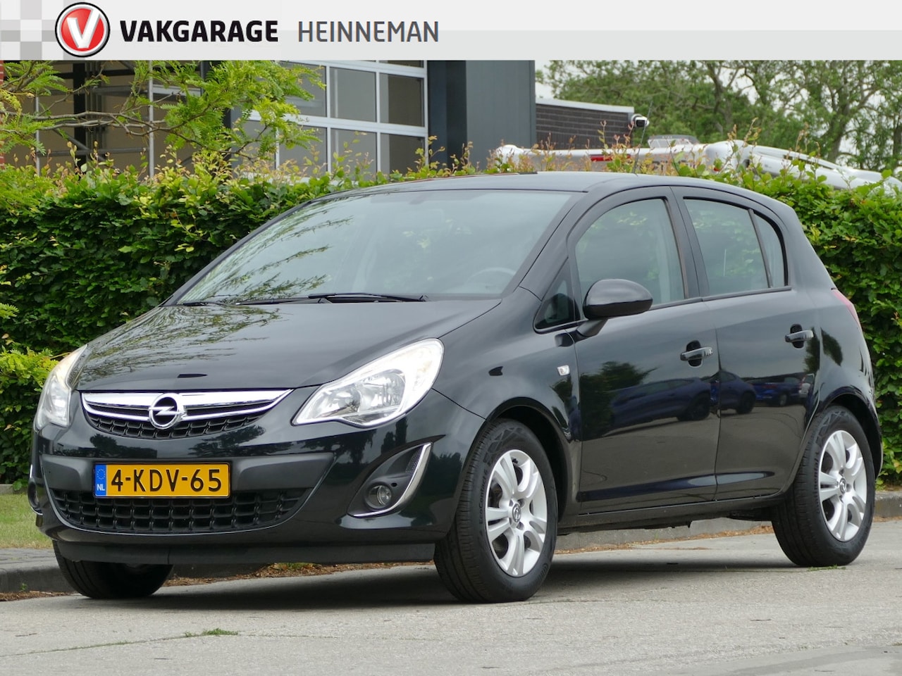Opel Corsa - 1.4-16V Design Edition | verwarmd stuur | stoelverwarming | trekhaak | 100% onderhouden - AutoWereld.nl