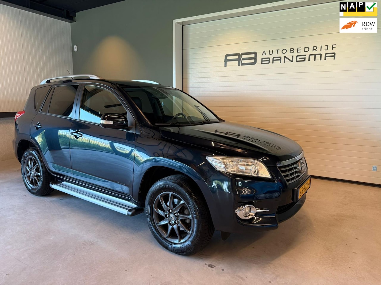 Toyota RAV4 - 2.0 VVTi DYNAMIC 2WD/CLIMA AIRCO/NAVIGATIE/LEDEREN BEKLEDING/LM-VELG/TREKHAAK/CRUISECONTRO - AutoWereld.nl