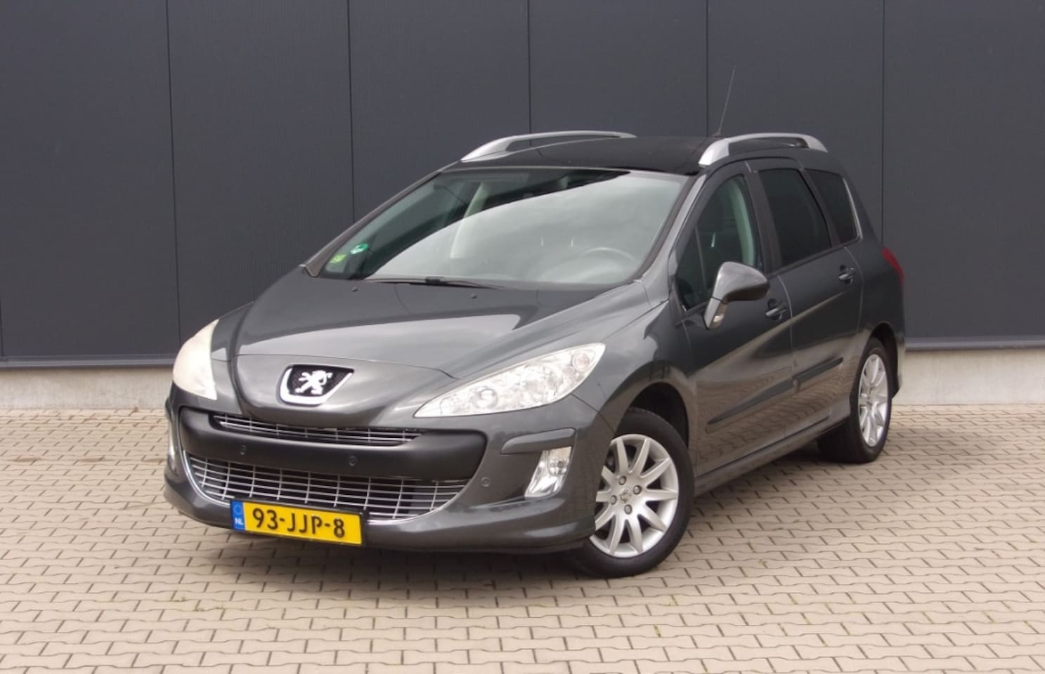 Peugeot 308 SW - 1.6 VTi XS | 6 persoons uitvoering | PDC - AutoWereld.nl