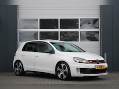 Volkswagen Golf - 2.0 GTI Clima/Cruise/Stoelverwarming/Schuifdak/PDCv+a/Navi/Bluetooth/RadioCD.AUX/18"LM/Zwa