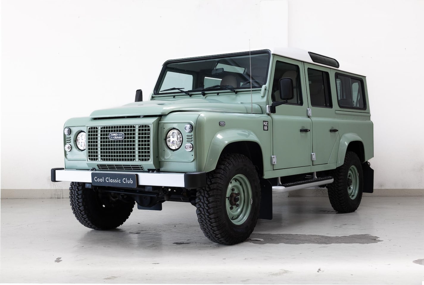Land Rover Defender 110 - Heritage Edition - 1 of 400 - AutoWereld.nl