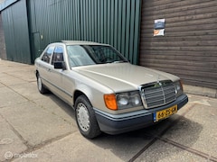 Mercedes-Benz 300-serie - 200-500 300 D