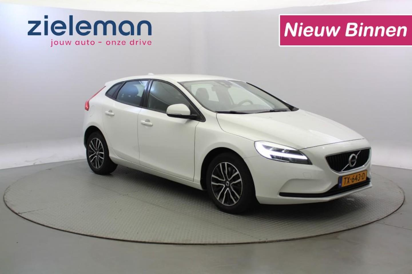 Volvo V40 - 1.5 T2 Polar+ Automaat - Navi, Camera, Cruise, Stoelverw. - AutoWereld.nl