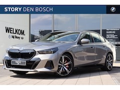 BMW i5 - eDrive40 M Sport / Trekhaak / Achteruitrijcamera / M Sportonderstel / Stoelverwarming / Ad