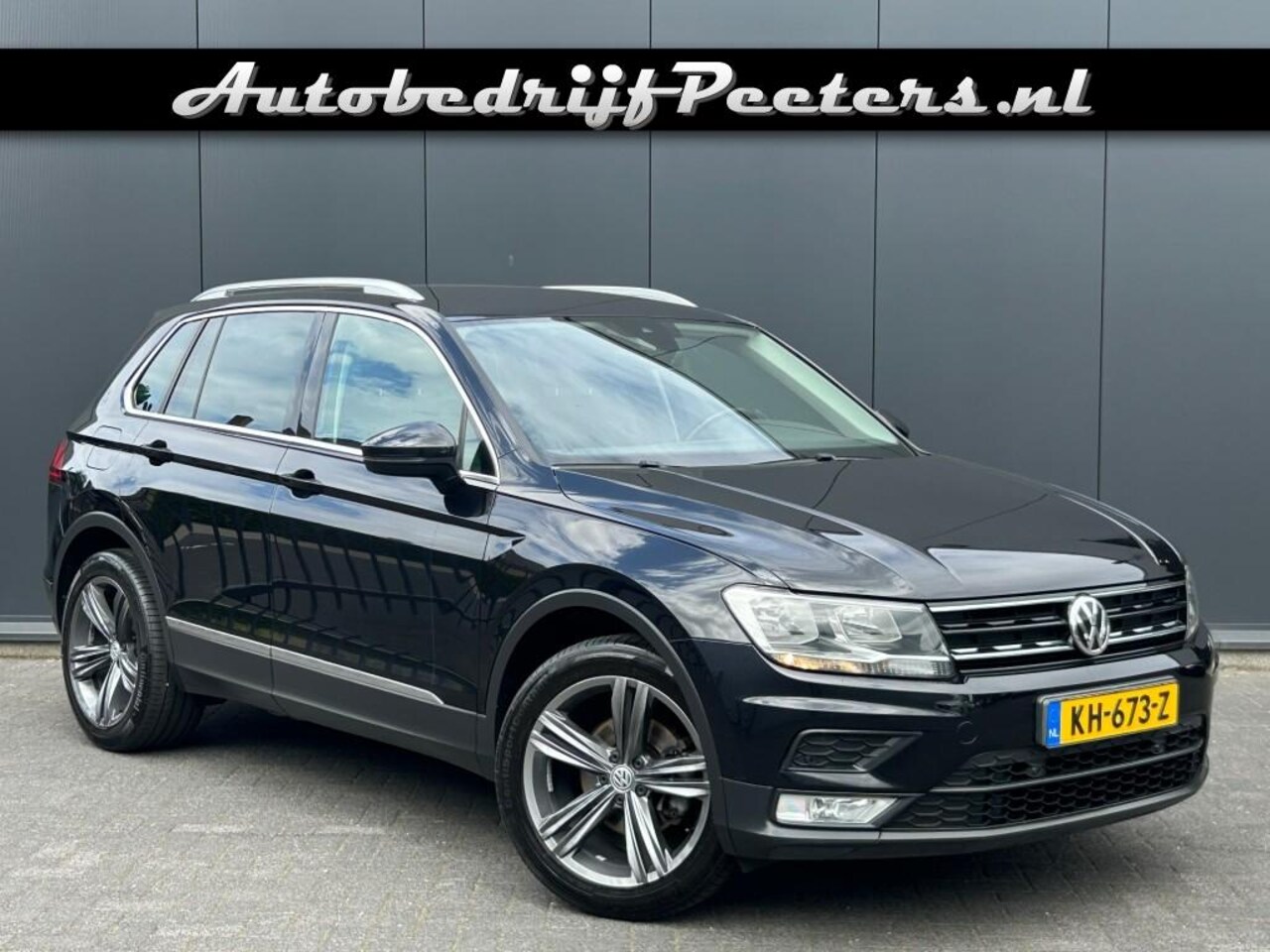 Volkswagen Tiguan - 1.4 TSI Connected Navi Carplay Cruise PDC P.glas Trekhaak - AutoWereld.nl