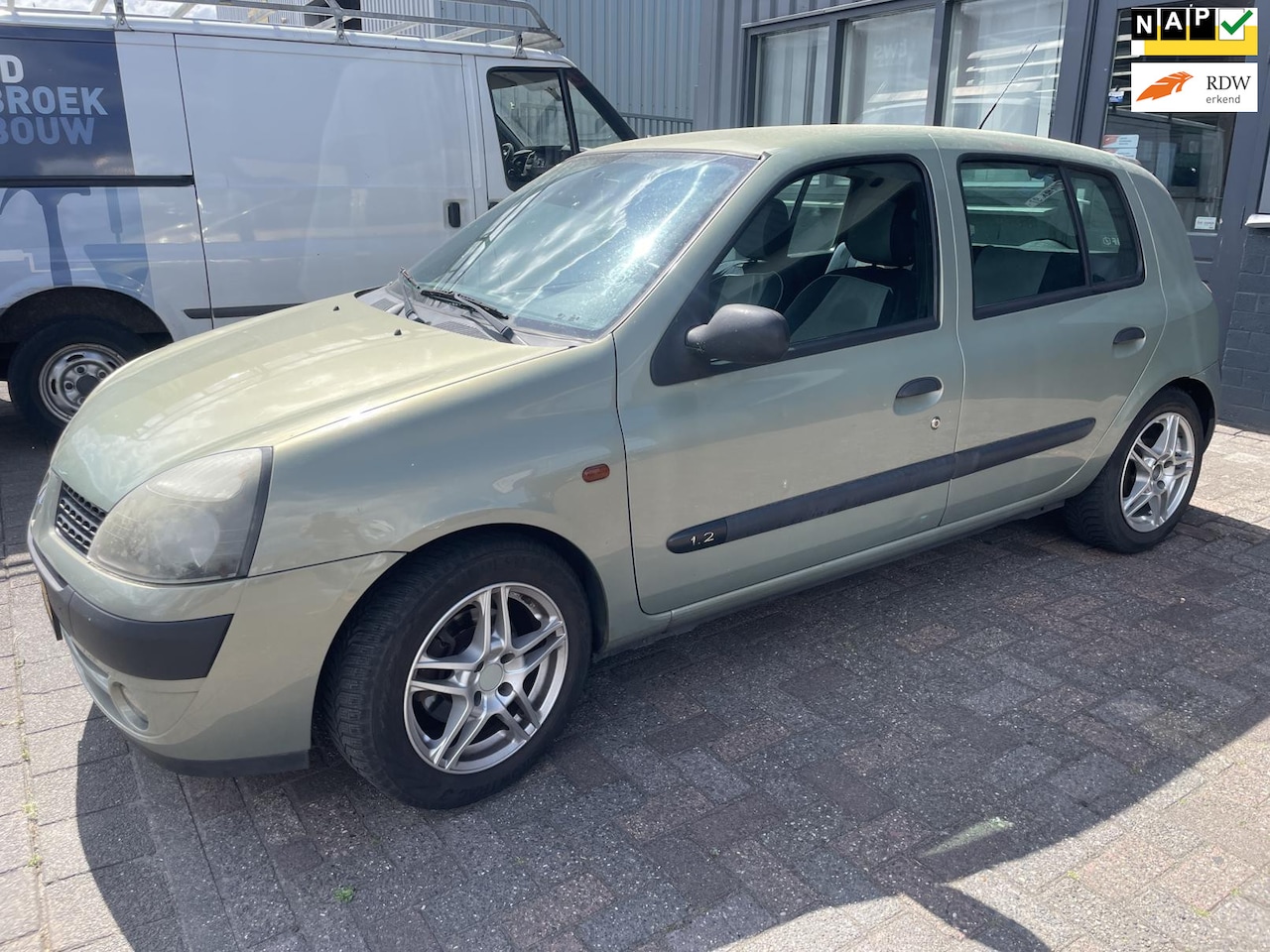 Renault Clio - 1.2 Expression | 5 deurs | Trekhaak - AutoWereld.nl