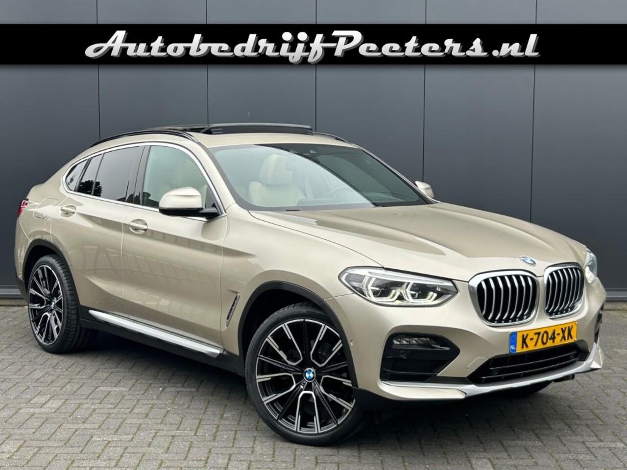 BMW X4 - xDrive20i Sport P-dak Leder Navi LED HUD Camera E.Trekhaak - AutoWereld.nl