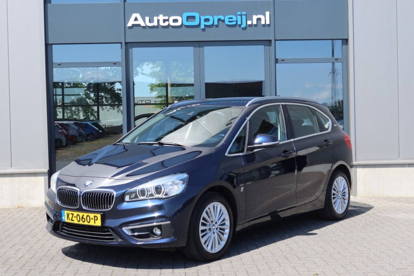 BMW 2-serie Active Tourer - 225xe iPerformance High Executive Plug in AUTOMAAT NAVI, Camera, Leder bekleding, Head-up - AutoWereld.nl
