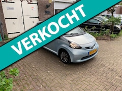 Toyota Aygo - 1.0-12V luxe 5d stuurbekrachtiging
