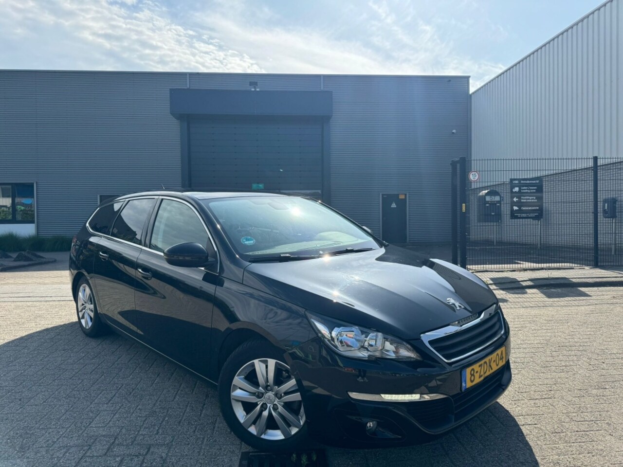 Peugeot 308 SW - 1.6 BlueHDI Panoramadak|Clima 2014 - AutoWereld.nl