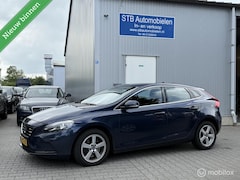 Volvo V40 - 2.0 D4 Momentum Business, Navi