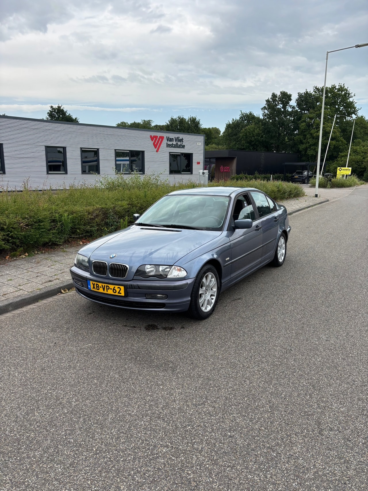 BMW 3-serie - 318i 318i - AutoWereld.nl