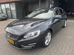 Volvo V60 - 2.4 D6 AWD Plug-In Hybrid TREKHAAK XENON LEDER DEALER OH NAP