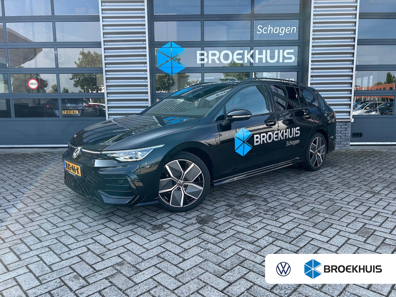 Volkswagen Golf Variant - R-Line Edition 1.5 eTSI 115pk DSG | 'App-Connect' draadloze smartphone integratie | Achter - AutoWereld.nl
