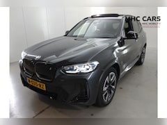 BMW iX3 - High Executive 80 kWh | M-pakket | Leder | Panoramadak |