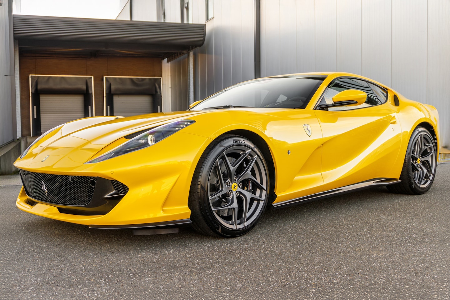 Ferrari 812 Superfast - Atelier - Giallo Triplo Strato - AutoWereld.nl