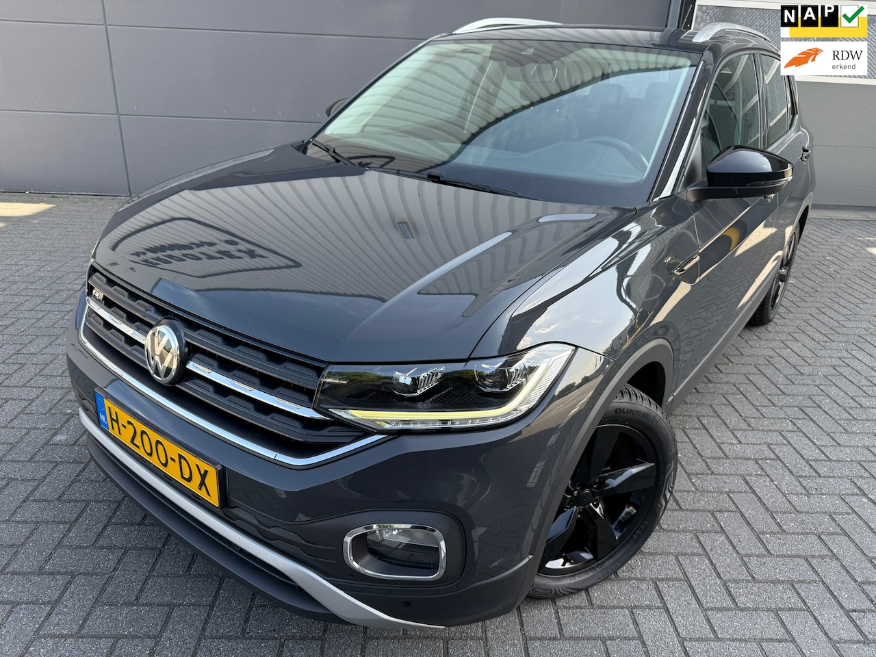 Volkswagen T-Cross - 1.0 TSI R-LINE Business*TERKHAAK*CRUISE*APK*NAP*NAVI*CARPLY*PARK SENSOREN*2 EIGNAAR - AutoWereld.nl