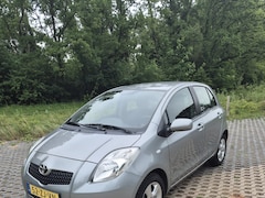 Toyota Yaris - 1.3 VVTi Luna Nieuwe APK